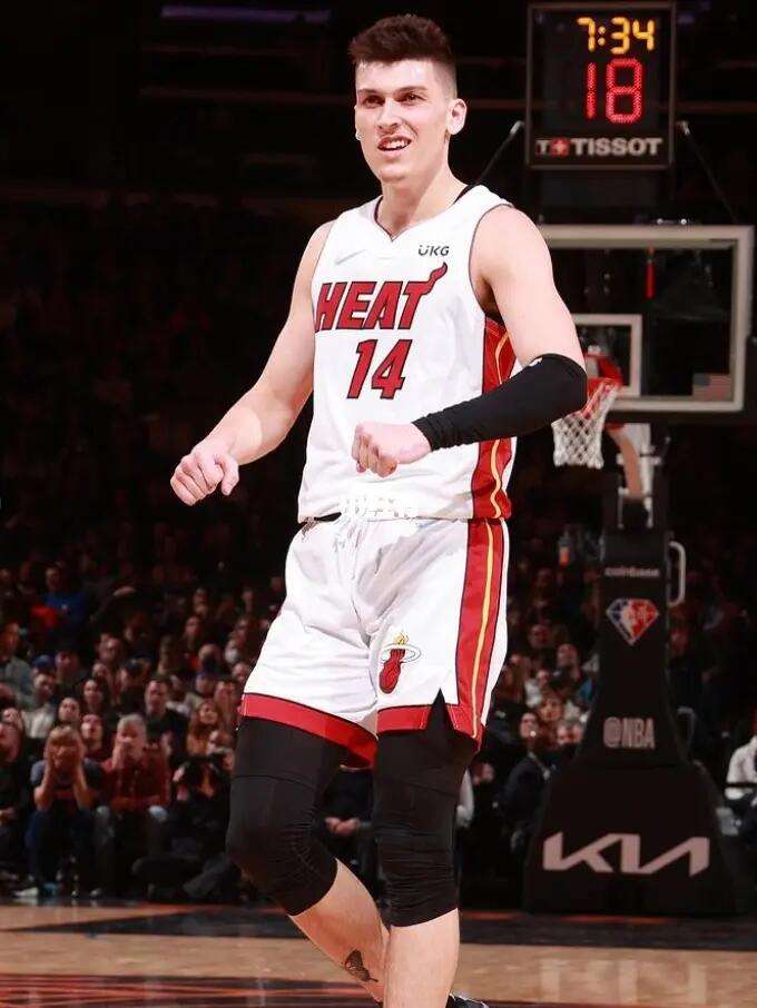 面对强敌的 面对强敌的