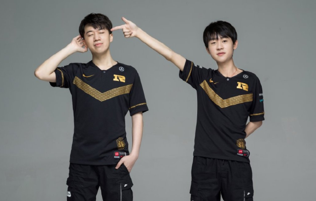 以高位逼抢 以高位逼抢